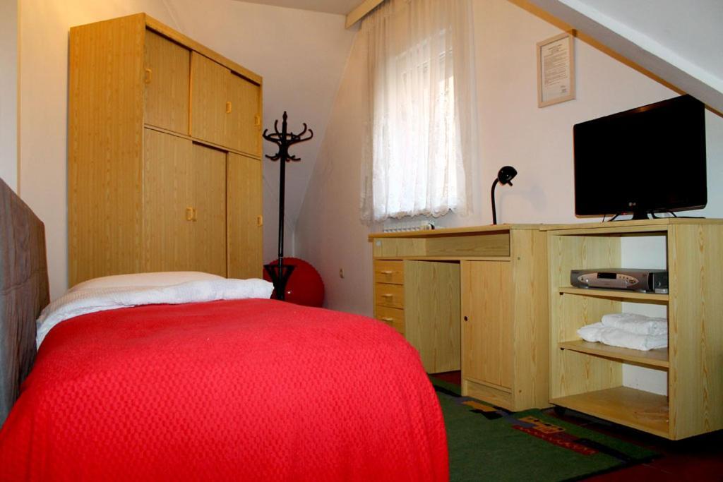 Domin Osijek Hotel ภายนอก รูปภาพ