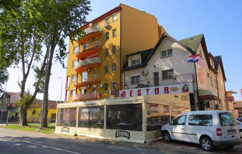 Domin Osijek Hotel ภายนอก รูปภาพ